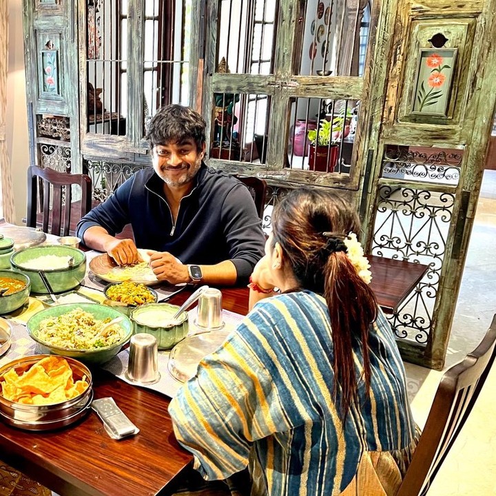 The famous director gives a Lunch party for Madhavan